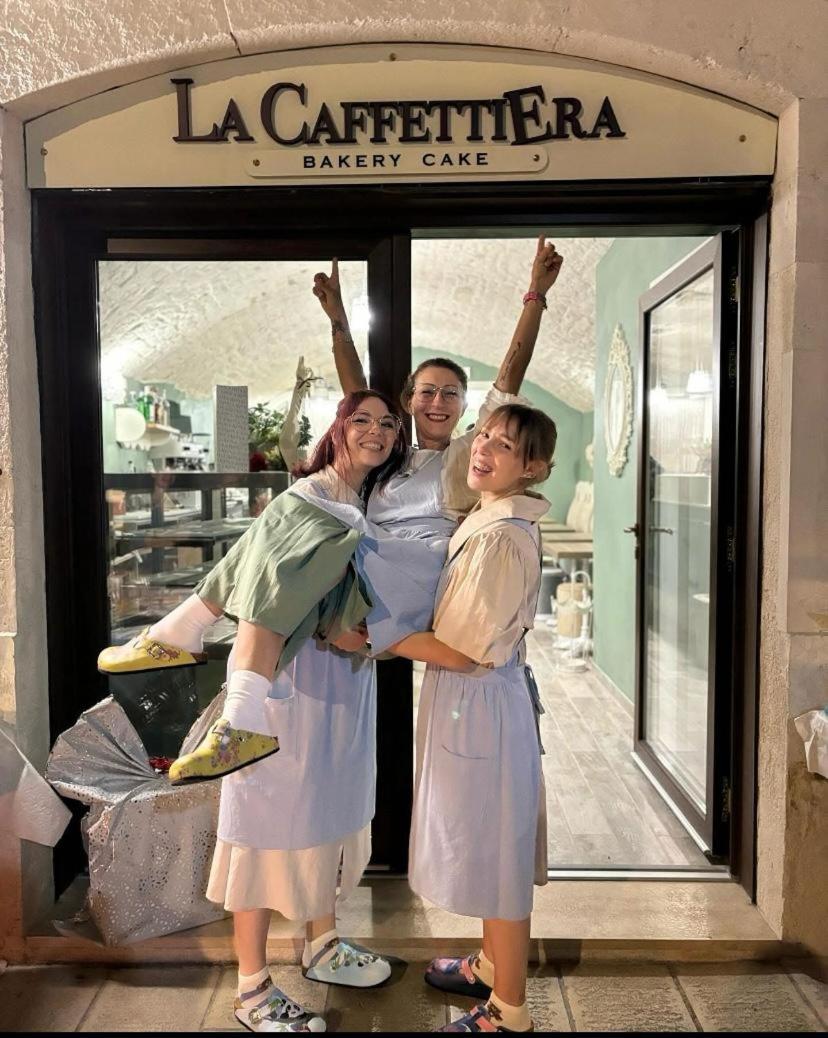 L'Angolo Di Gaudi, Alcoba Blanca Putignano Buitenkant foto